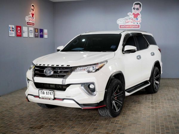 TOYOTA FORTUNER 2.4V NAVI 4WD เกียร์AT ปี17